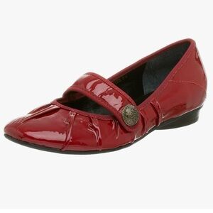 Nicole Women's Carma Flat Red Paten Leather Size 8 Good Condition